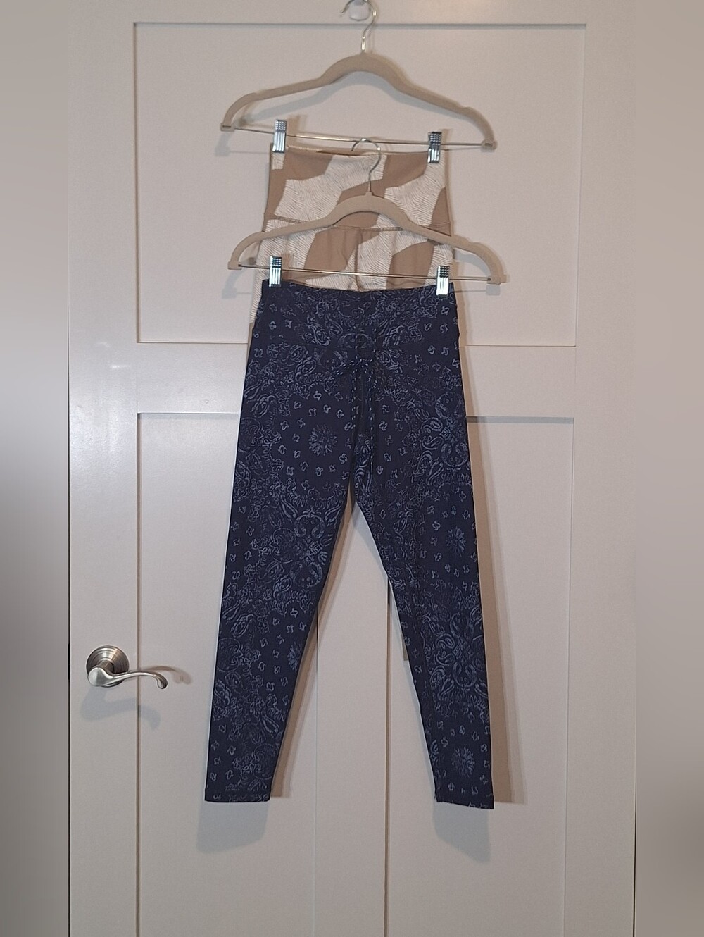 Aerie Chill Play Move Lot Of 2 Cropped Leggings Size Small Blue Taupe & White